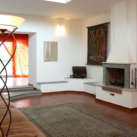 Agriturismo Il Casale Delle Ginestre Φιουμιτσίνο Εξωτερικό φωτογραφία